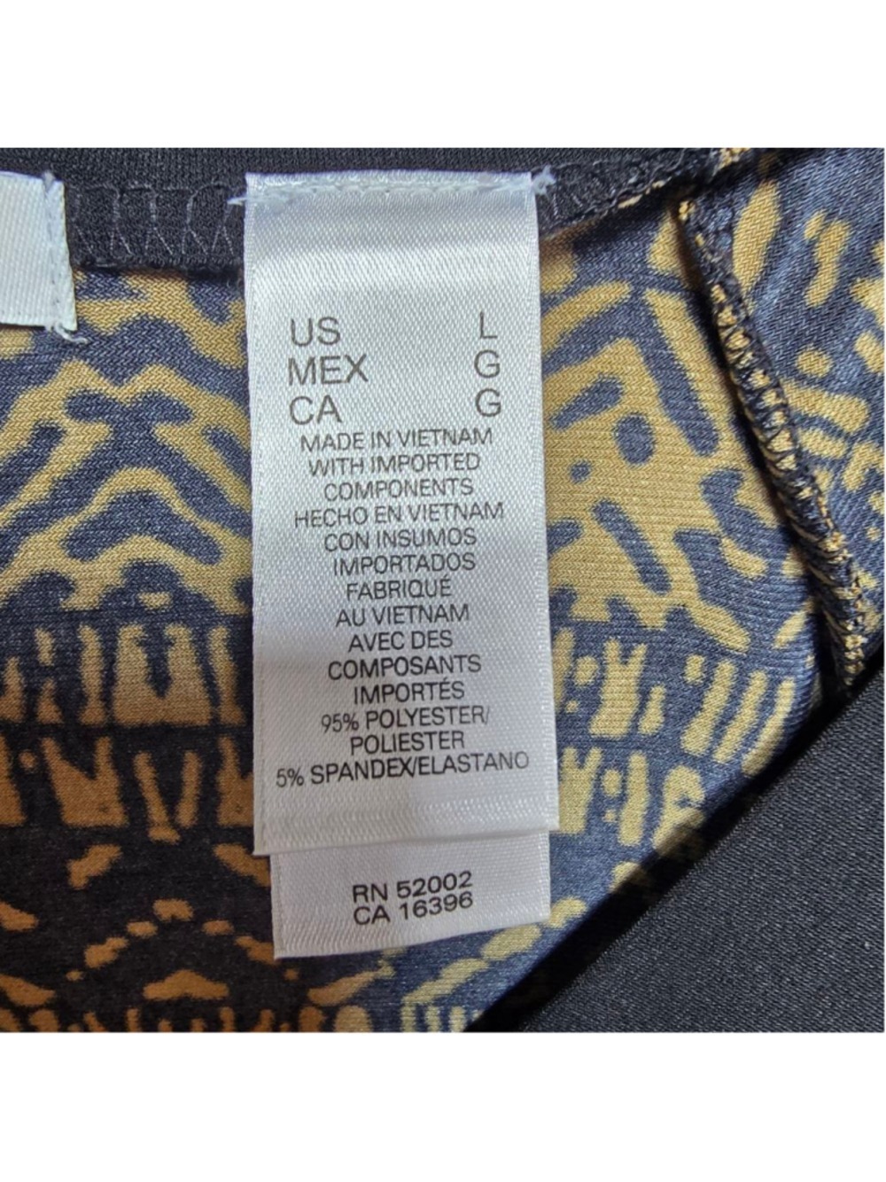 Women's Liz & Co. Black Gold Abstract Short Sleeve Tee L - Picture 3 of 9